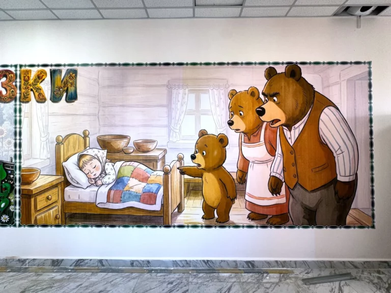 Пример вертикальной печати на стене от компании ULTRAPRINT